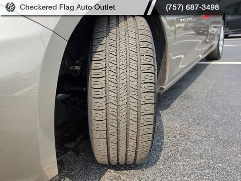 Used 2024 Chevrolet Malibu LT FWD image 14