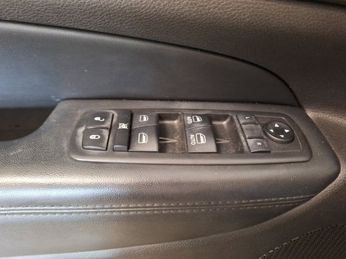 Used 2019 Jeep Grand Cherokee Laredo w/ Security & Convenience Group image 5