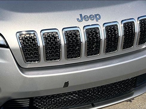 Used 2019 Jeep Cherokee Limited AWD/4WD image 29