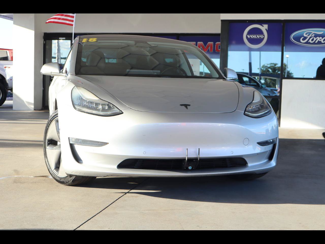 Used 2018 Tesla Model 3 Long Range RWD image 1