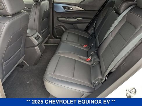 New 2025 Chevrolet Equinox EV LT AWD/4WD image 26