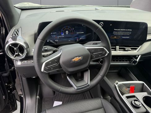 New 2026 Chevrolet Equinox LT w/ Convenience Package II AWD/4WD image 11