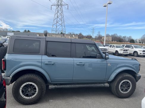 Used 2023 Ford Bronco Outer Banks w/ Sasquatch Package image 7