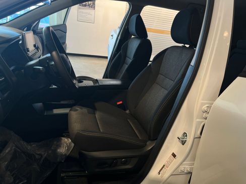 Used 2025 Nissan Rogue SV image 28