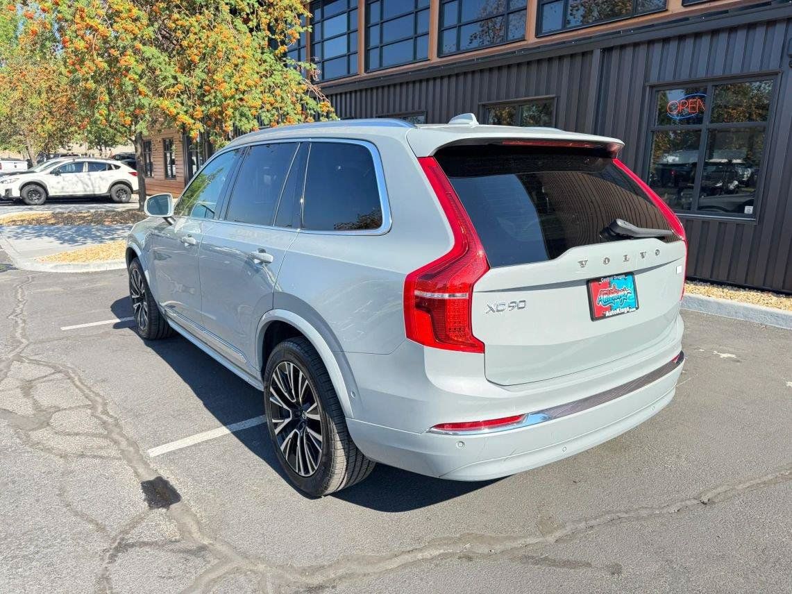 Used 2024 Volvo XC90 T8 Plus AWD/4WD image 3