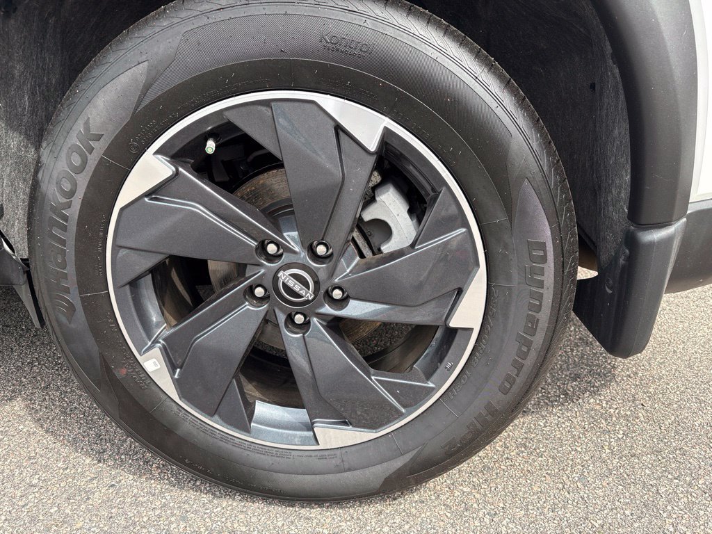 Certified 2026 Nissan Rogue SV AWD/4WD image 18