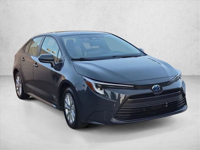 Used 2025 Toyota Corolla LE w/ LE Premium Package FWD image 3