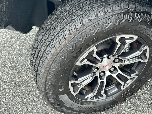 Used 2024 GMC Canyon AT4 w/ Technology Package AWD/4WD image 25