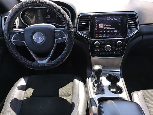 Used 2020 Jeep Grand Cherokee Altitude AWD/4WD image 29