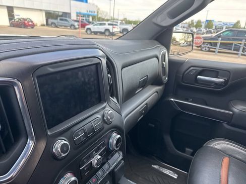 Used 2021 GMC Sierra 1500 AT4 w/ AT4 Preferred Package AWD/4WD image 15