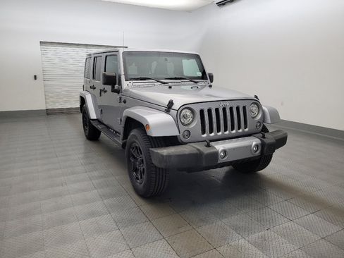 Used 2017 Jeep Wrangler Unlimited Sahara w/ Connectivity Group AWD/4WD image 13