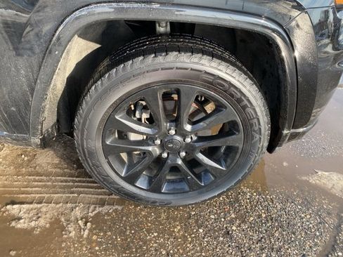 Used 2019 Jeep Grand Cherokee Altitude image 15