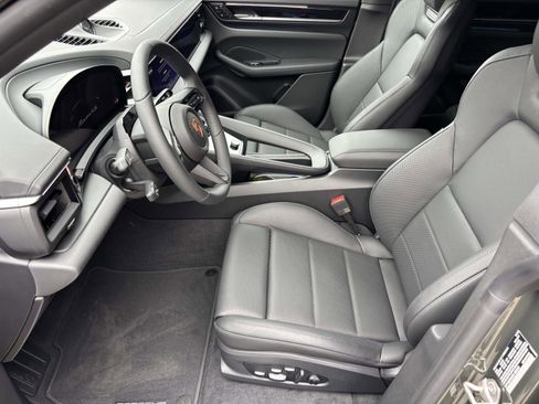 New 2026 Porsche Macan 4S Electric AWD/4WD image 20
