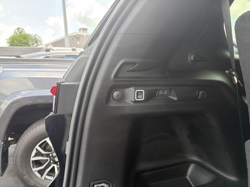 Certified 2023 Jeep Grand Cherokee L Laredo AWD/4WD image 10