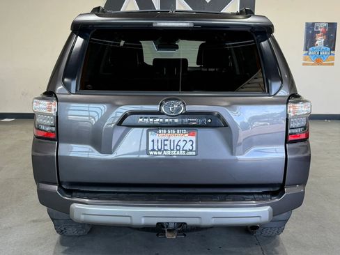 Used 2017 Toyota 4Runner TRD Off-Road Premium AWD/4WD image 5