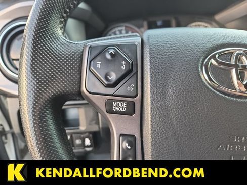 Used 2019 Toyota Tacoma TRD Off-Road w/ Technology Package AWD/4WD image 20