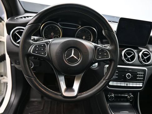 Used 2018 Mercedes-Benz GLA 250 4MATIC image 15