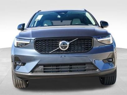 New 2026 Volvo XC40 B5 Ultra w/ Climate Package
