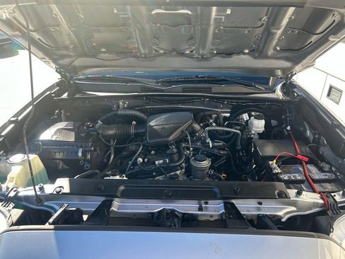 Used 2019 Toyota Tacoma SR image 33