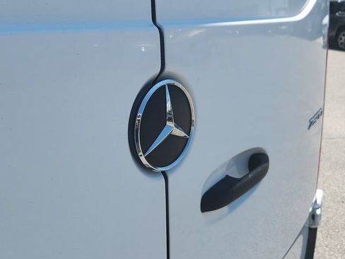 Used 2020 Mercedes-Benz Sprinter 2500 image 22