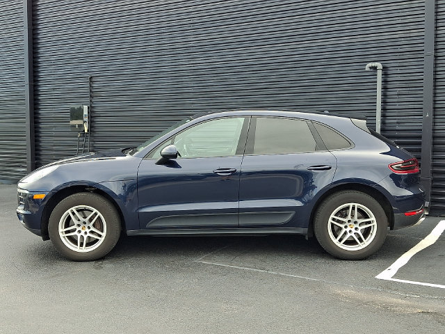 Certified 2018 Porsche Macan AWD/4WD image 2