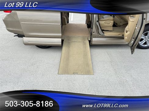 Used 2010 Honda Odyssey Touring image 6