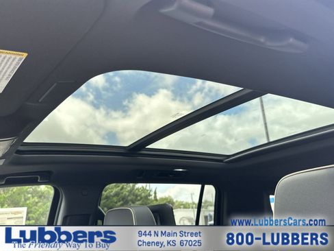New 2025 Chevrolet Suburban Premier AWD/4WD image 20