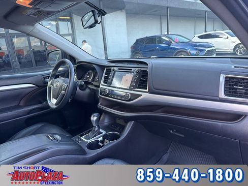 Used 2016 Toyota Highlander XLE AWD/4WD image 22