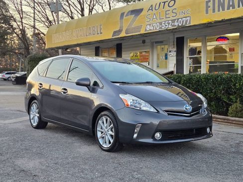 Used 2013 Toyota Prius V Five image 1