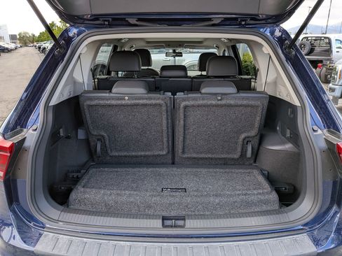 Used 2021 Volkswagen Tiguan SE w/ Panoramic Sunroof Package AWD/4WD image 32