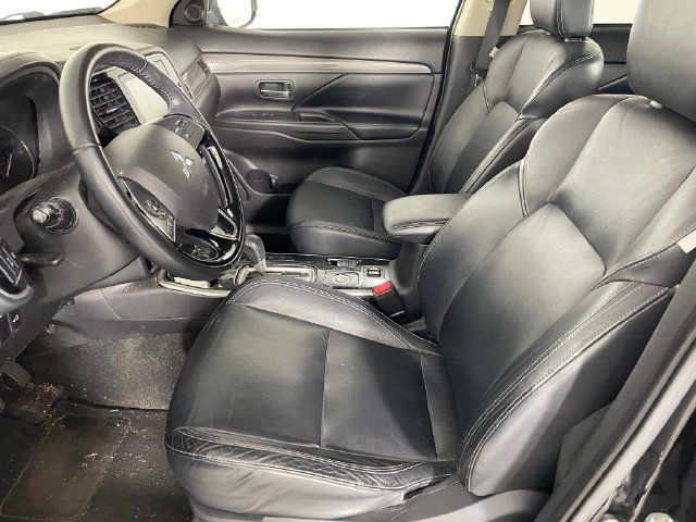Used 2020 Mitsubishi Outlander SEL AWD/4WD image 2