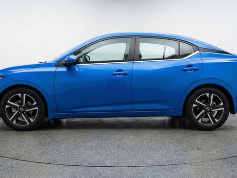 Used 2025 Nissan Sentra SV image 5