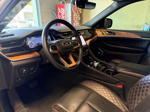 Used 2023 Jeep Grand Cherokee L Summit AWD/4WD image 34
