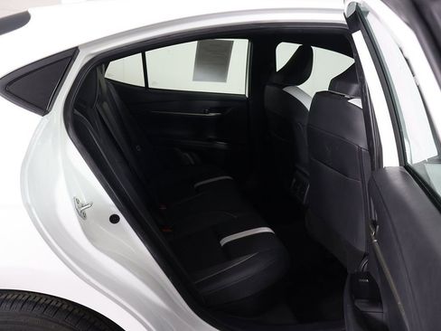 Used 2025 Toyota Camry SE FWD image 29
