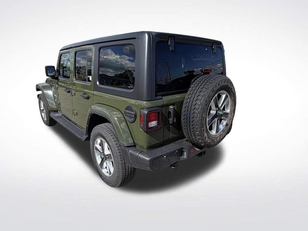 Used 2021 Jeep Wrangler Unlimited Sahara w/ Dual Top Group AWD/4WD image 3