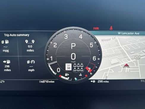 Used 2023 Land Rover Defender 130 X-Dynamic SE image 11