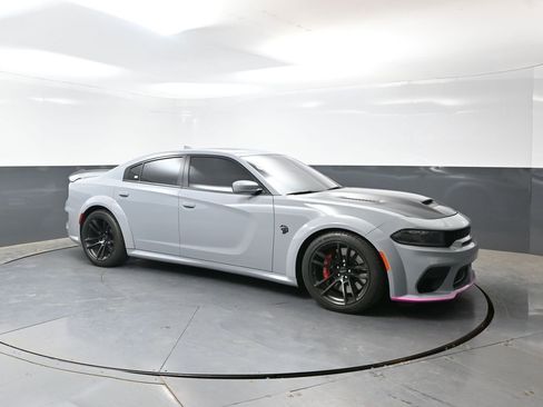Used 2022 Dodge Charger SRT Hellcat w/ Harman/Kardon Audio Group RWD image 5