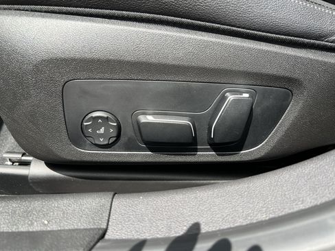 Used 2025 BMW 330i Sedan RWD image 39