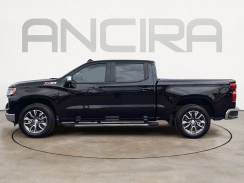 Used 2024 Chevrolet Silverado 1500 LT w/ Z71 Off-Road Package image 11