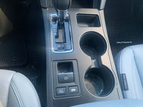 Used 2018 Subaru Outback 2.5i Limited image 19