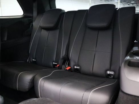 Used 2024 Mercedes-Benz GLS 580 4MATIC image 19