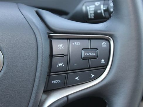 Certified 2025 Lexus UX 300h FWD image 17