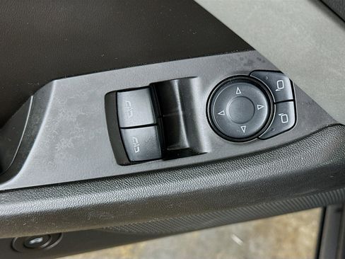 Used 2017 Chevrolet Camaro LT RWD image 15