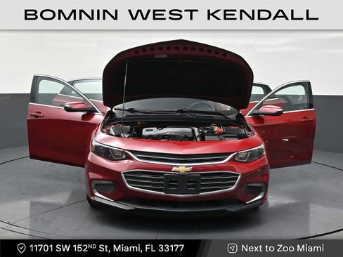 Used 2017 Chevrolet Malibu LT image 34