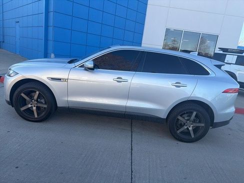 Used 2017 Jaguar F-PACE Prestige image 8