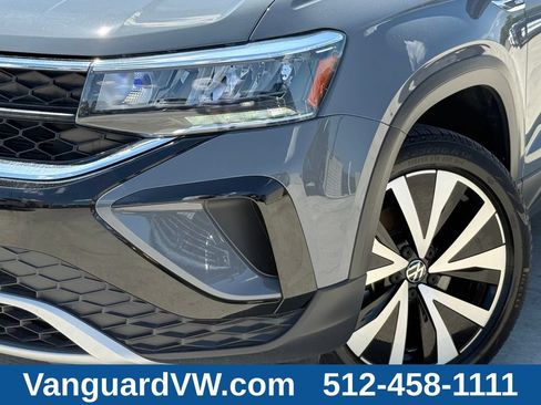 Used 2022 Volkswagen Taos SE AWD/4WD image 3
