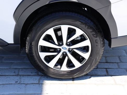 Used 2025 Subaru Outback AWD/4WD image 46