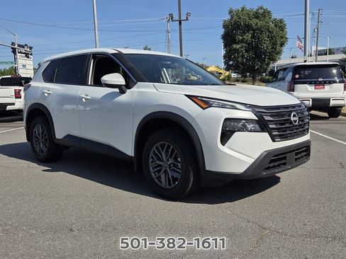 Certified 2026 Nissan Rogue SV FWD image 7