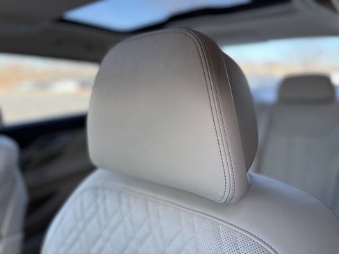 Used 2017 BMW 740i xDrive AWD/4WD image 19