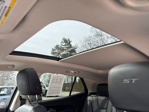 Used 2023 Buick Envision Essence w/ Sport Touring Package image 28